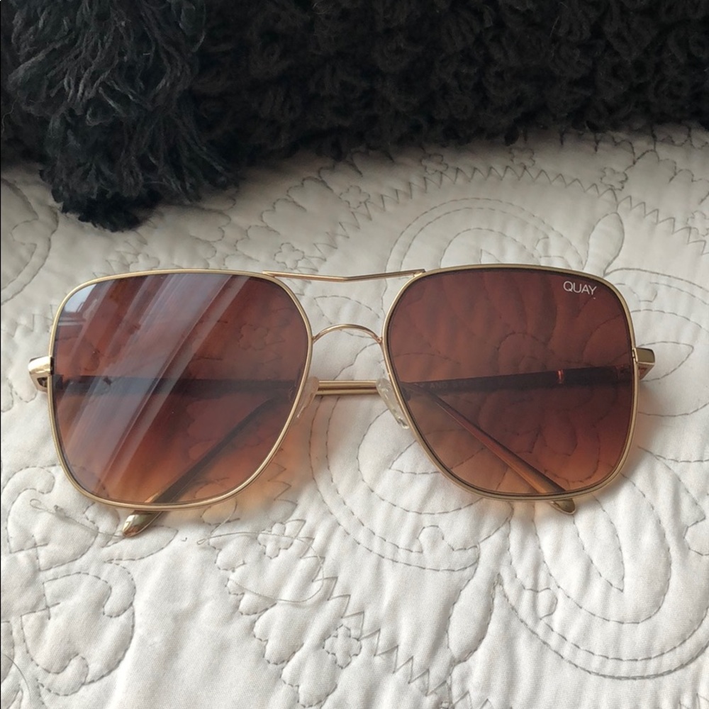 Quay “stop and stare” sunglasses